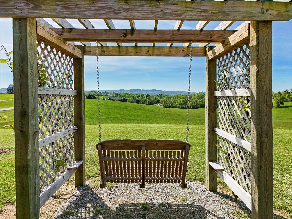 2664 Old Route 100 Road Draper VA 24324