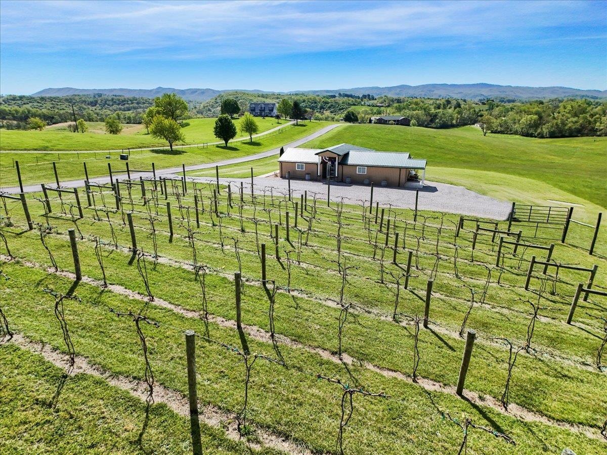 2664 Old Route 100 Road Draper VA 24324