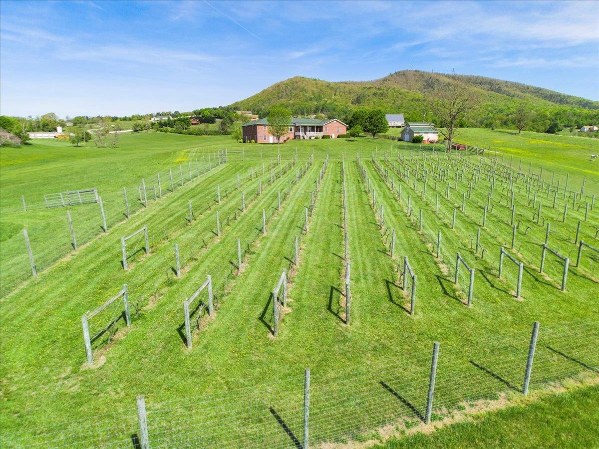 2664 Old Route 100 Road Draper VA 24324