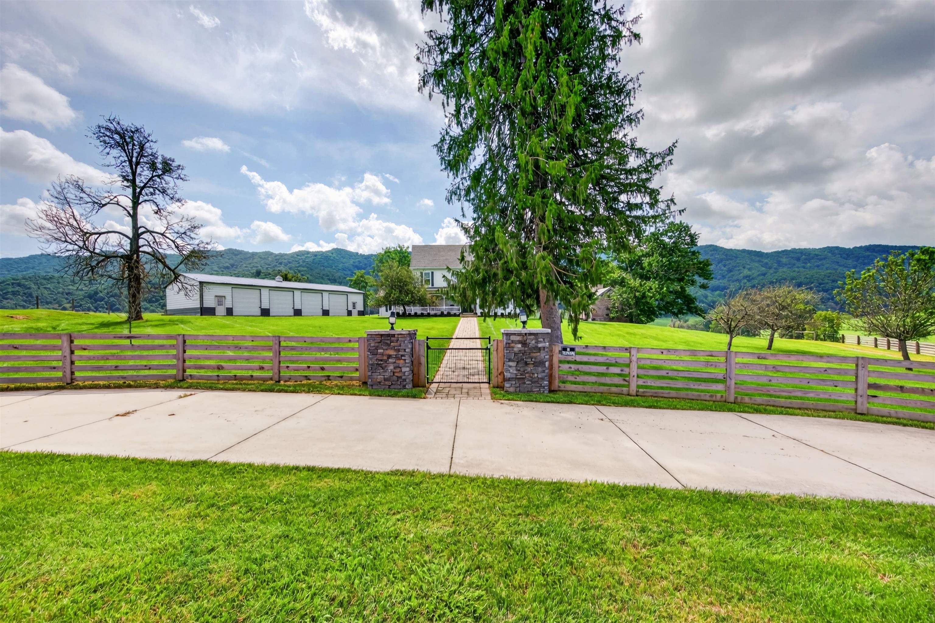 743 Crocketts Cove Road Wytheville VA 24382