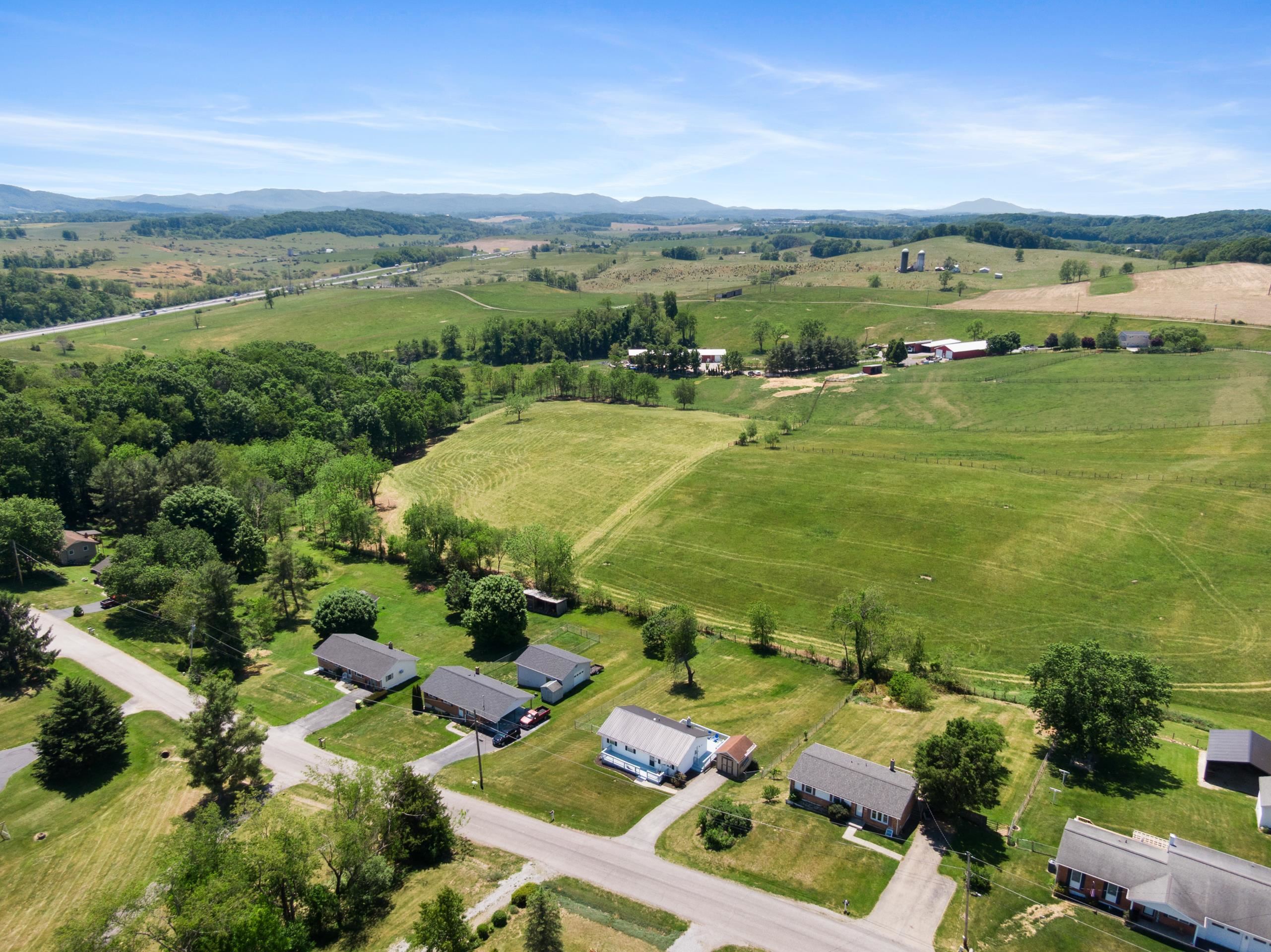 2301 Viewland Circle Christiansburg VA 24073