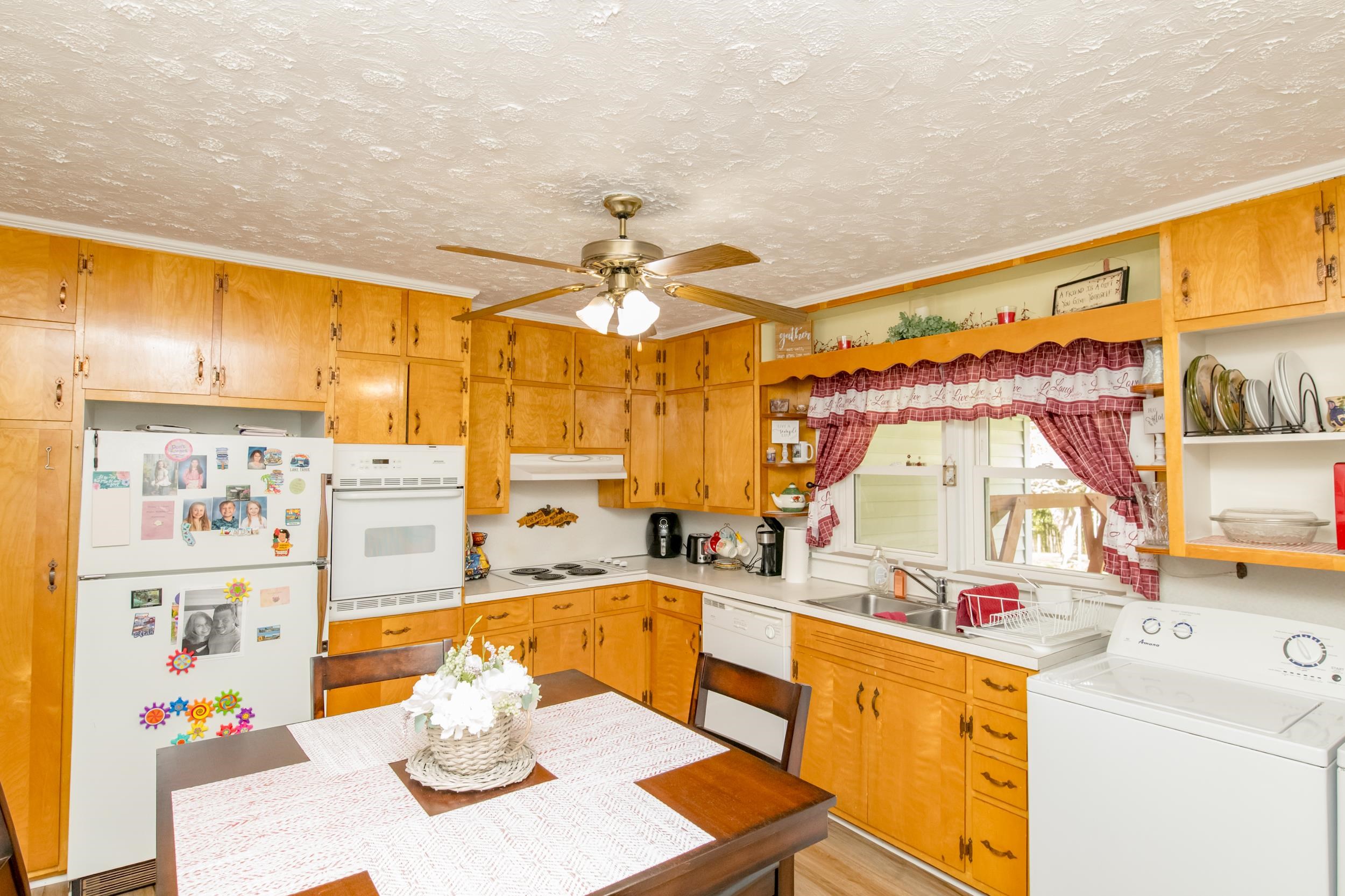210 Sutherland Street Hillsville VA 24343