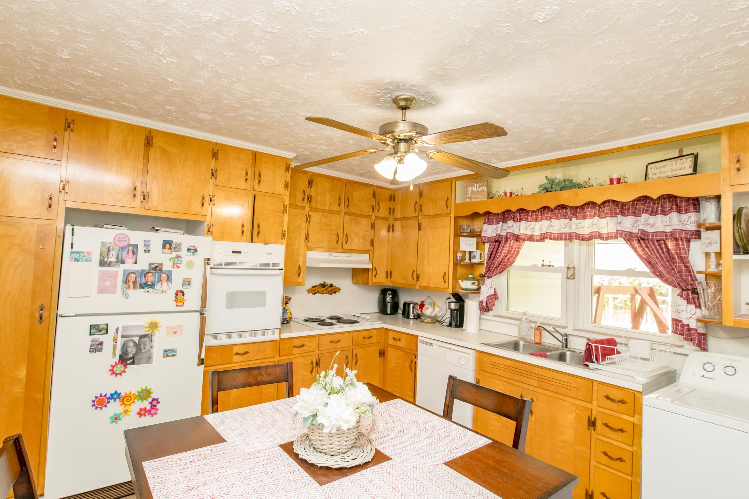 210 Sutherland Street Hillsville VA 24343