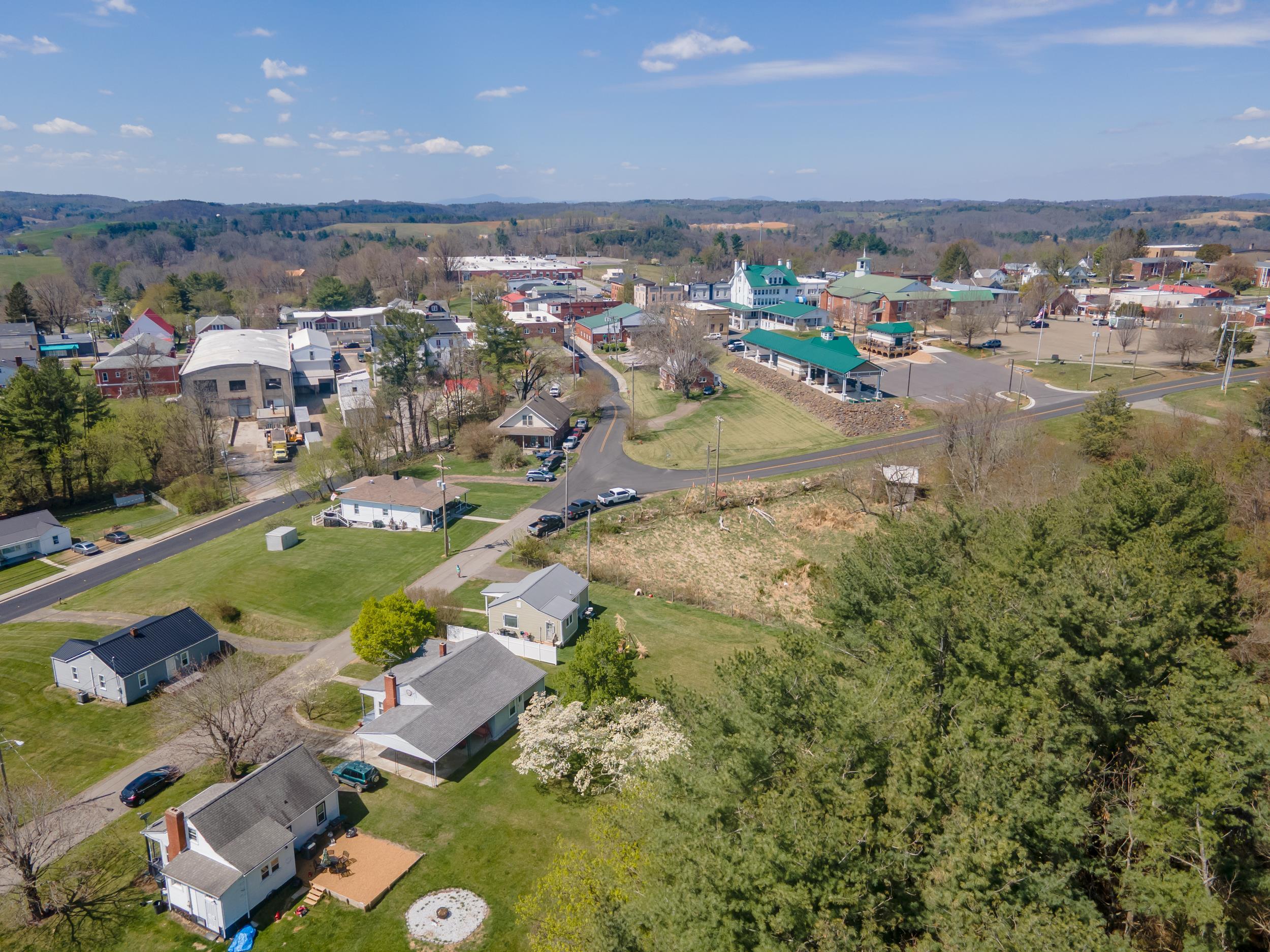 210 Sutherland Street Hillsville VA 24343