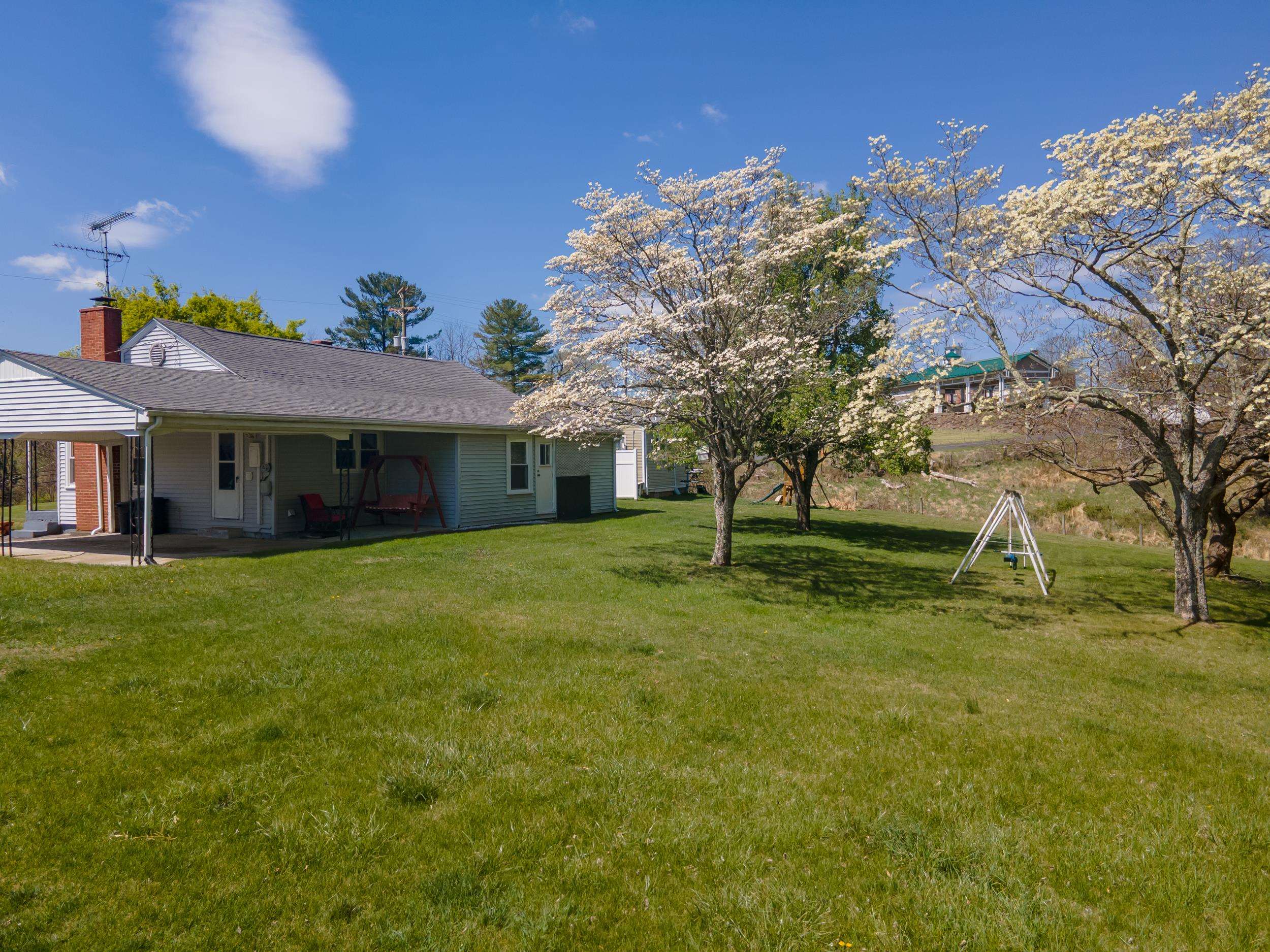 210 Sutherland Street Hillsville VA 24343