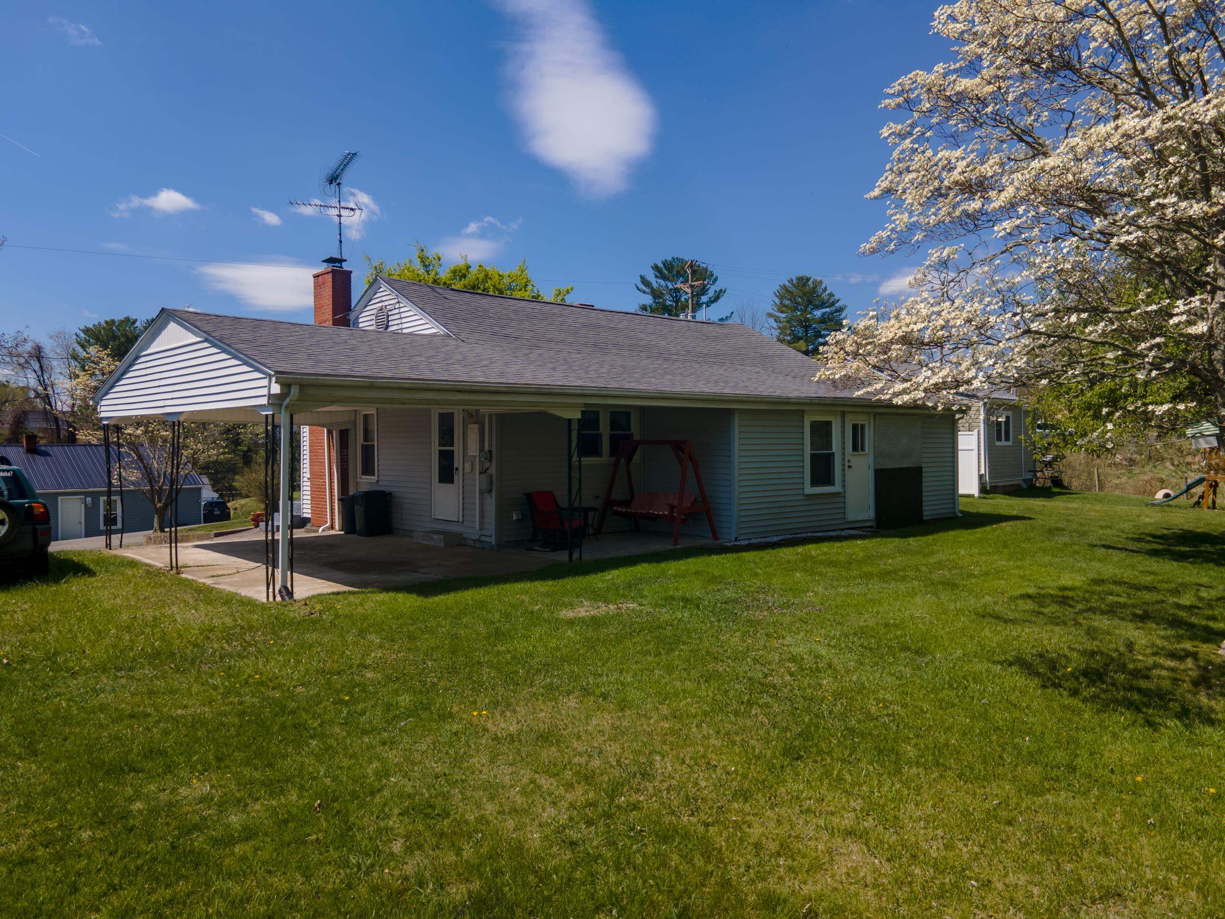 210 Sutherland Street Hillsville VA 24343