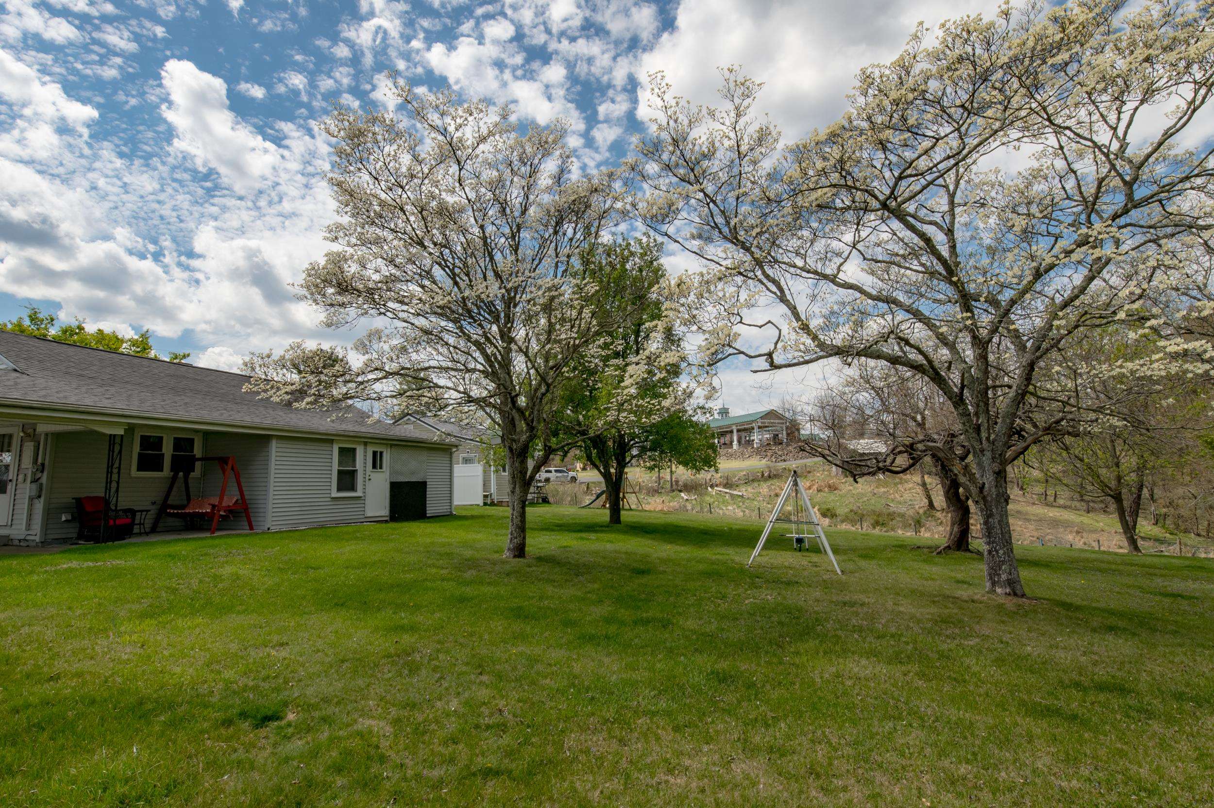 210 Sutherland Street Hillsville VA 24343