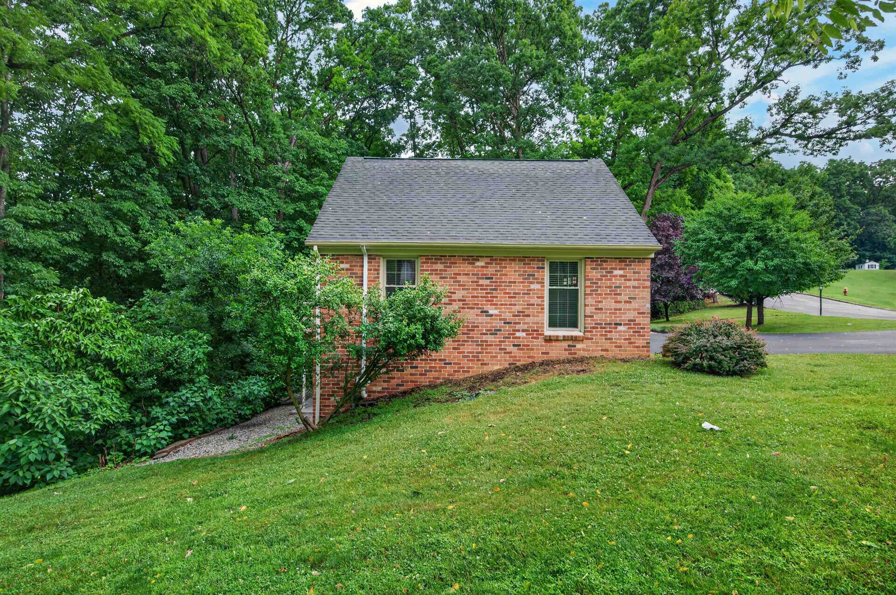 403 Ridgecrest Lane Radford VA 24141