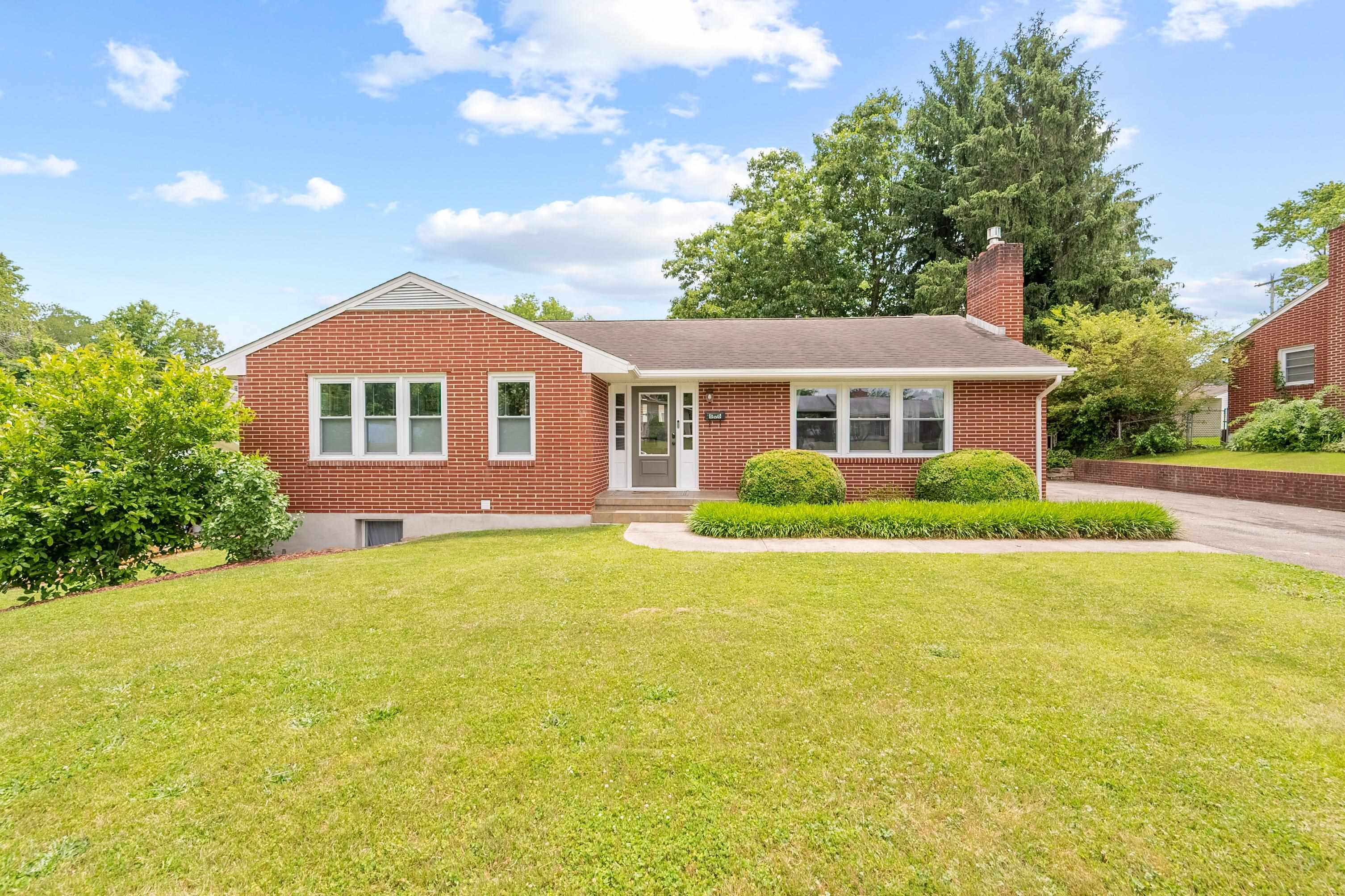 606 11th Street Radford VA 24141