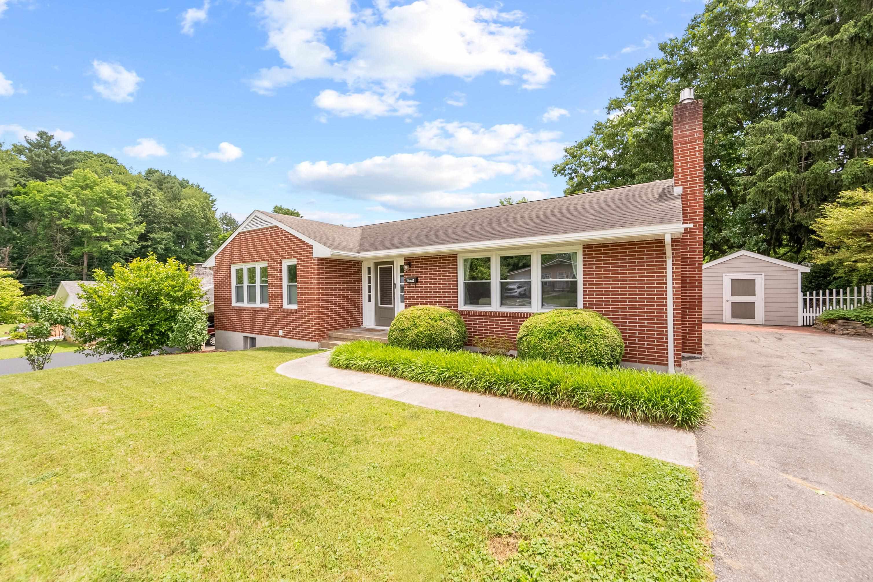 606 11th Street Radford VA 24141