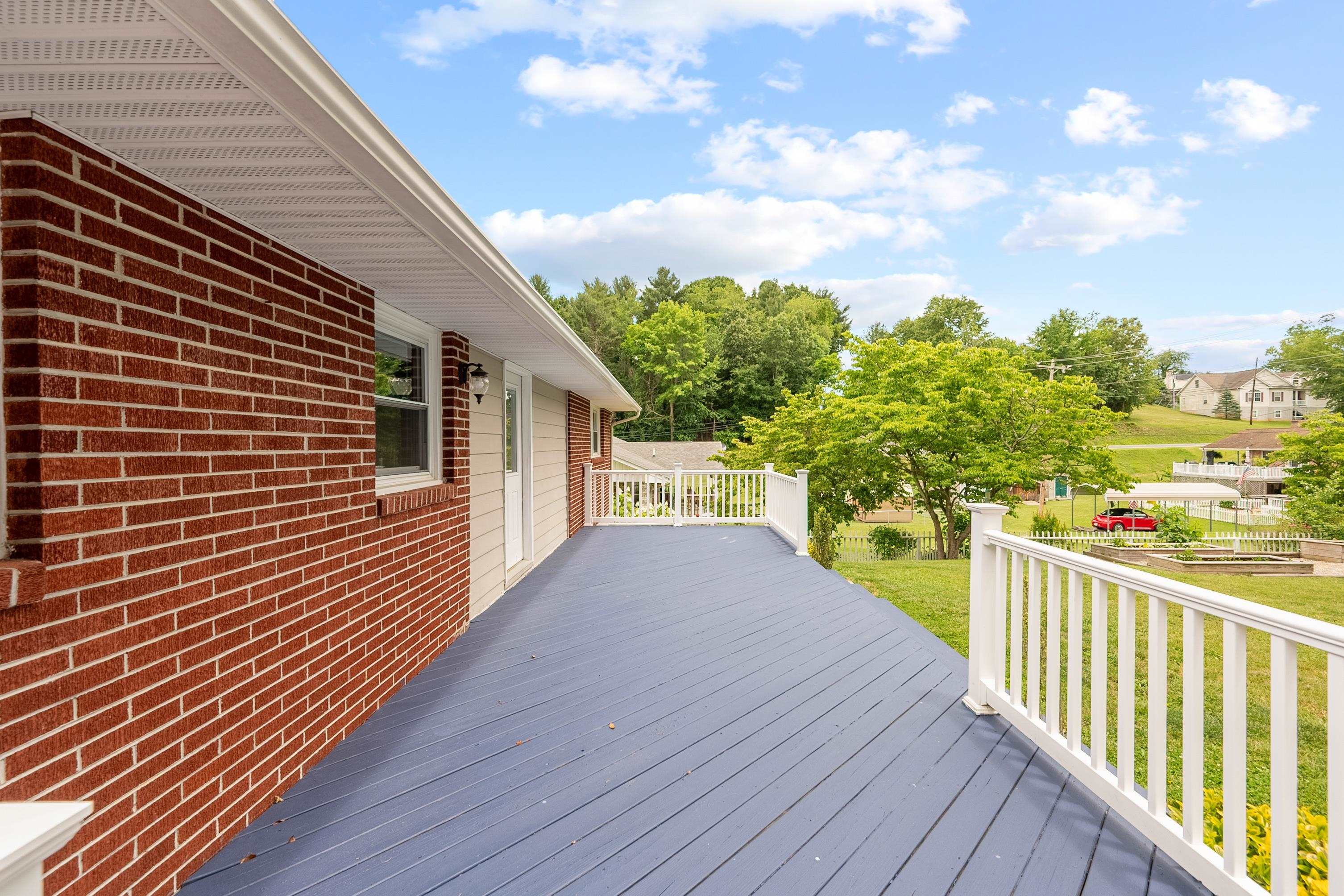 606 11th Street Radford VA 24141