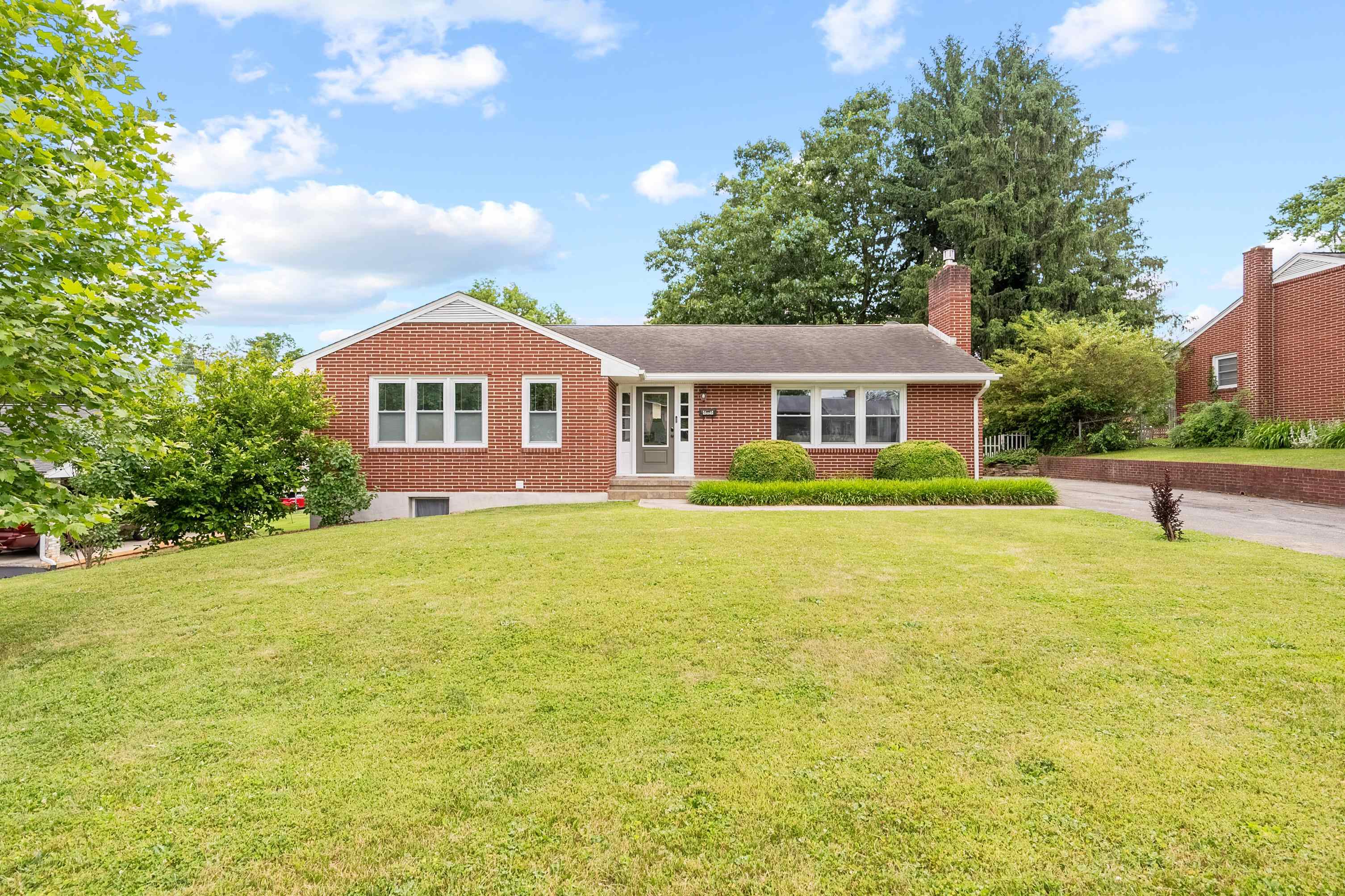 606 11th Street Radford VA 24141