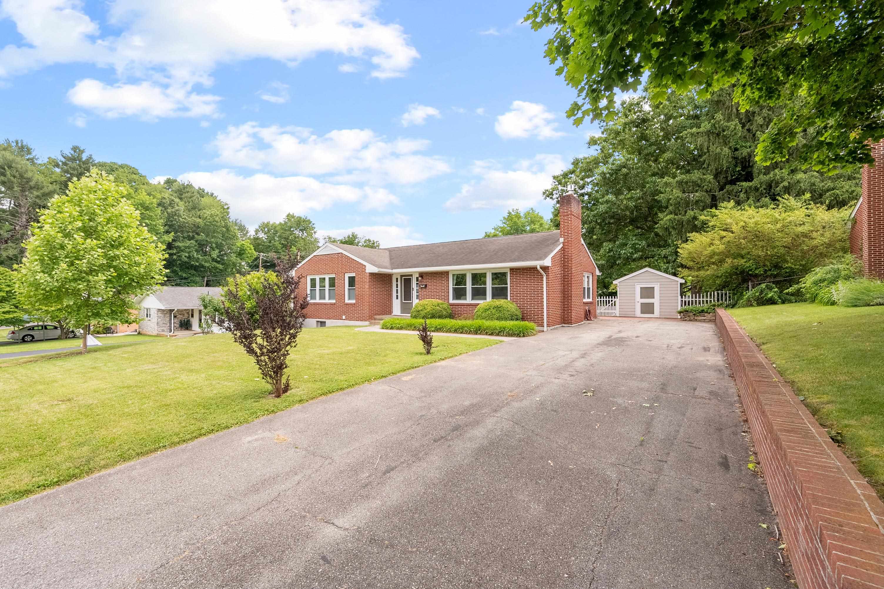 606 11th Street Radford VA 24141