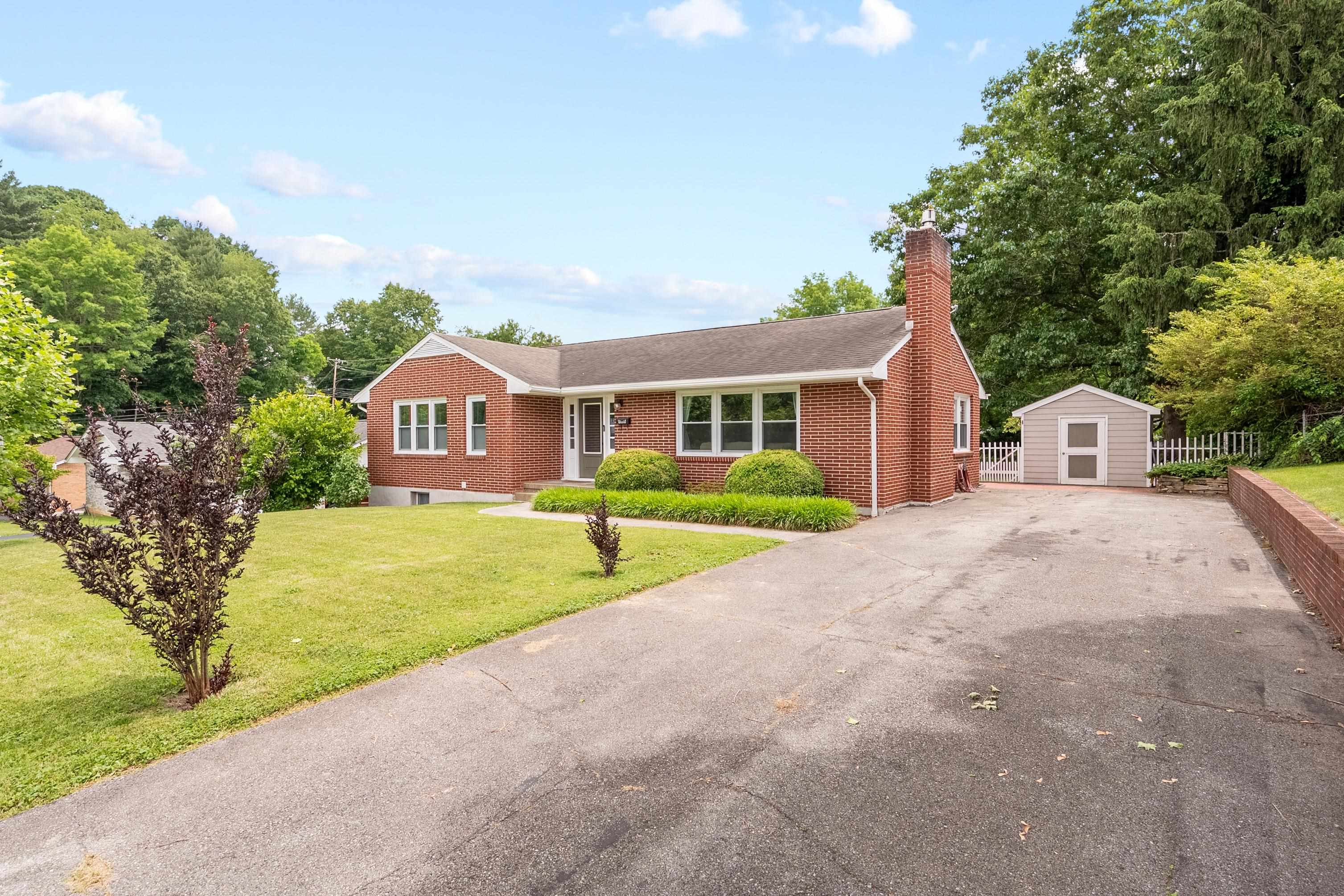 606 11th Street Radford VA 24141
