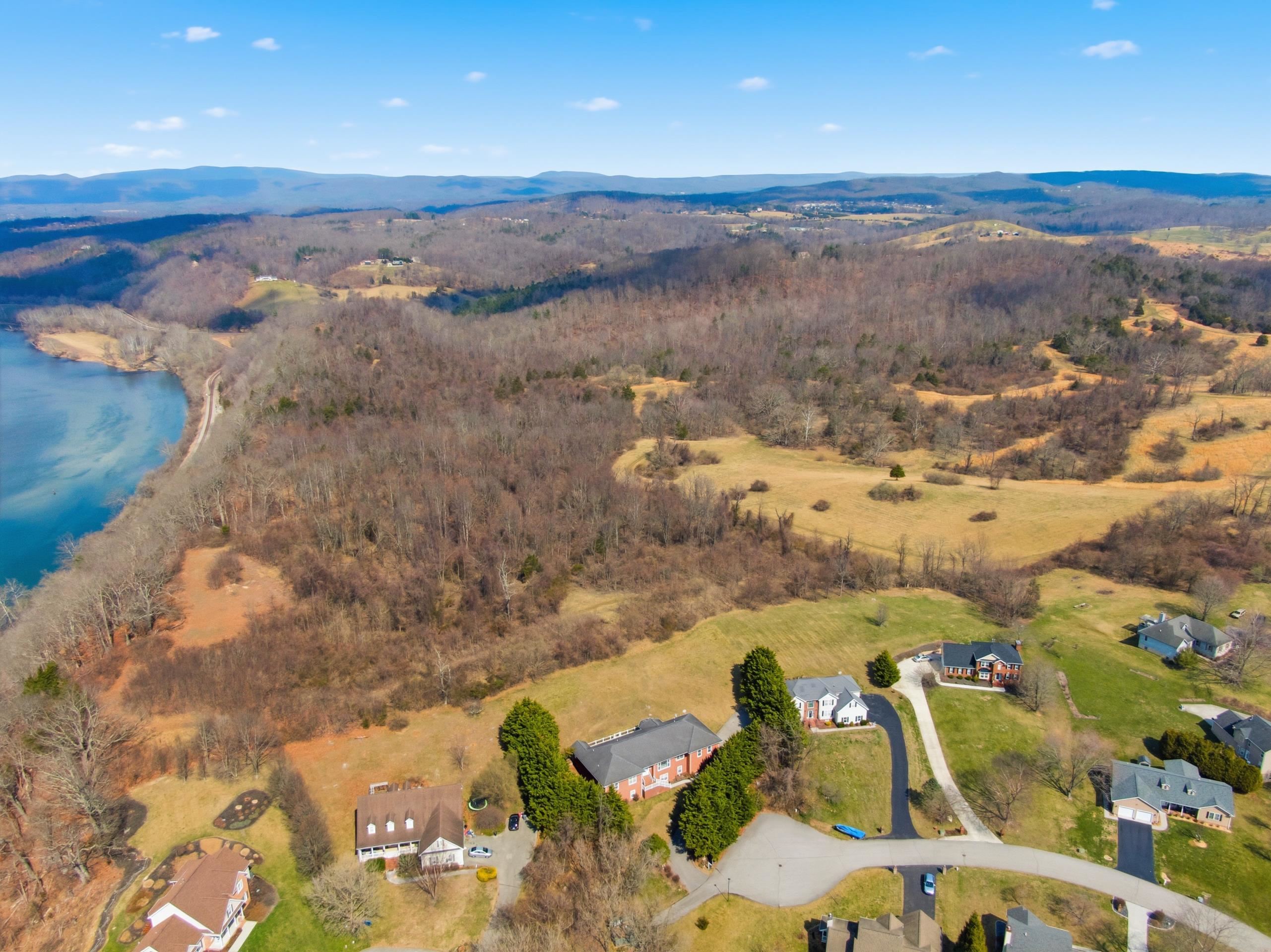 308 Meadow Ridge Radford VA 24141