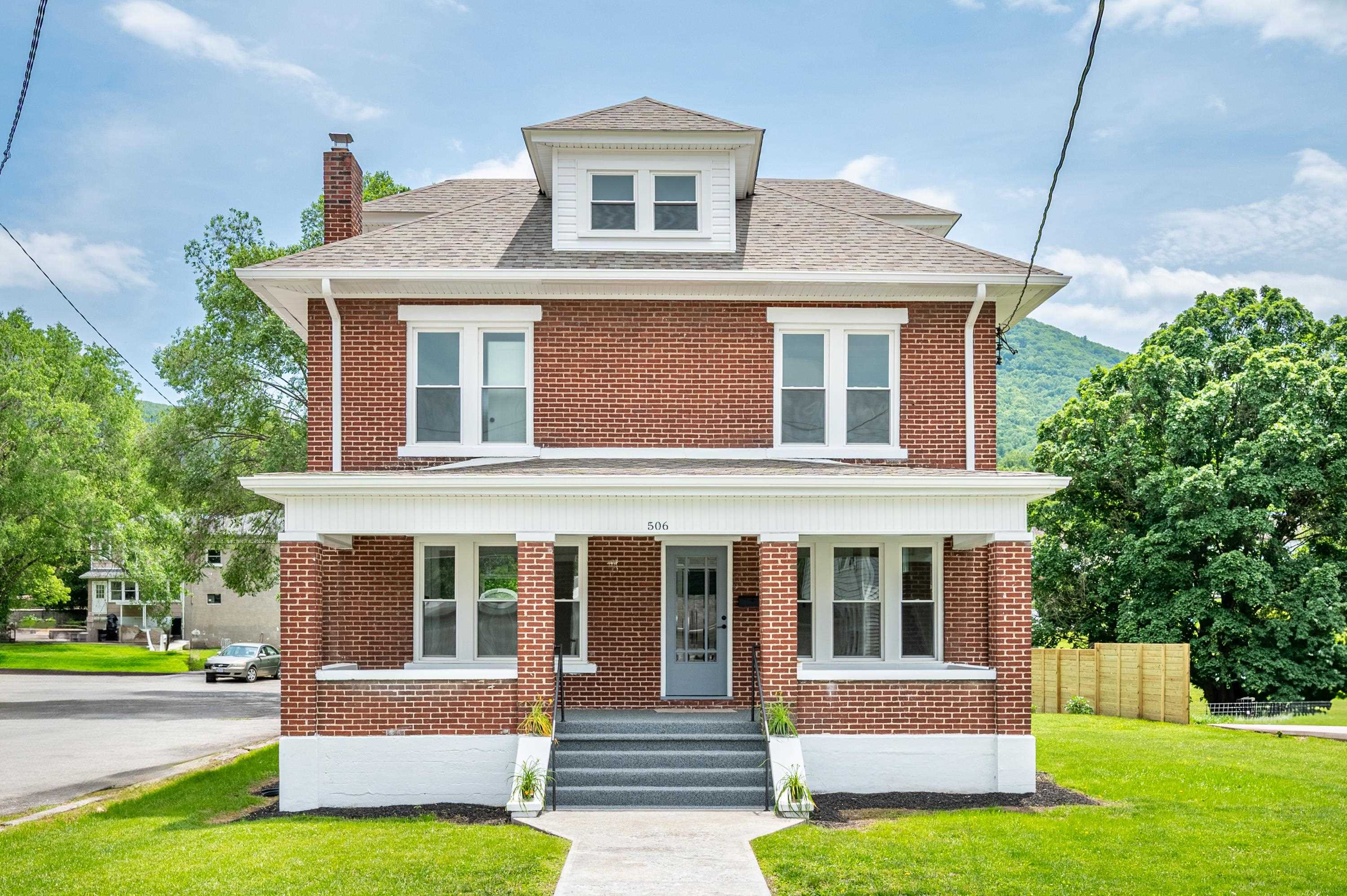 506 Main Street Narrows VA 24124