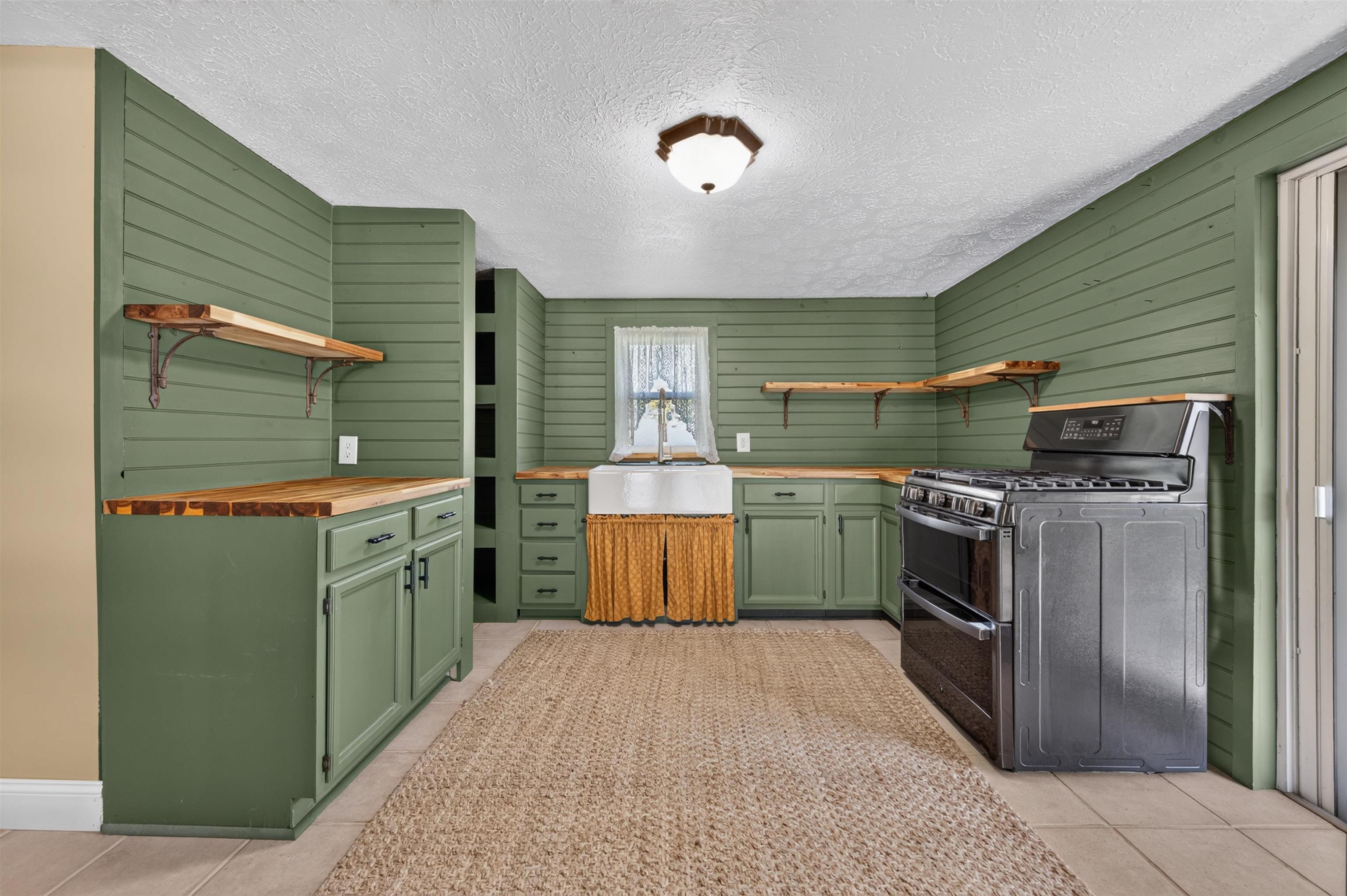 736 Mule Hell Road Wytheville VA 24382