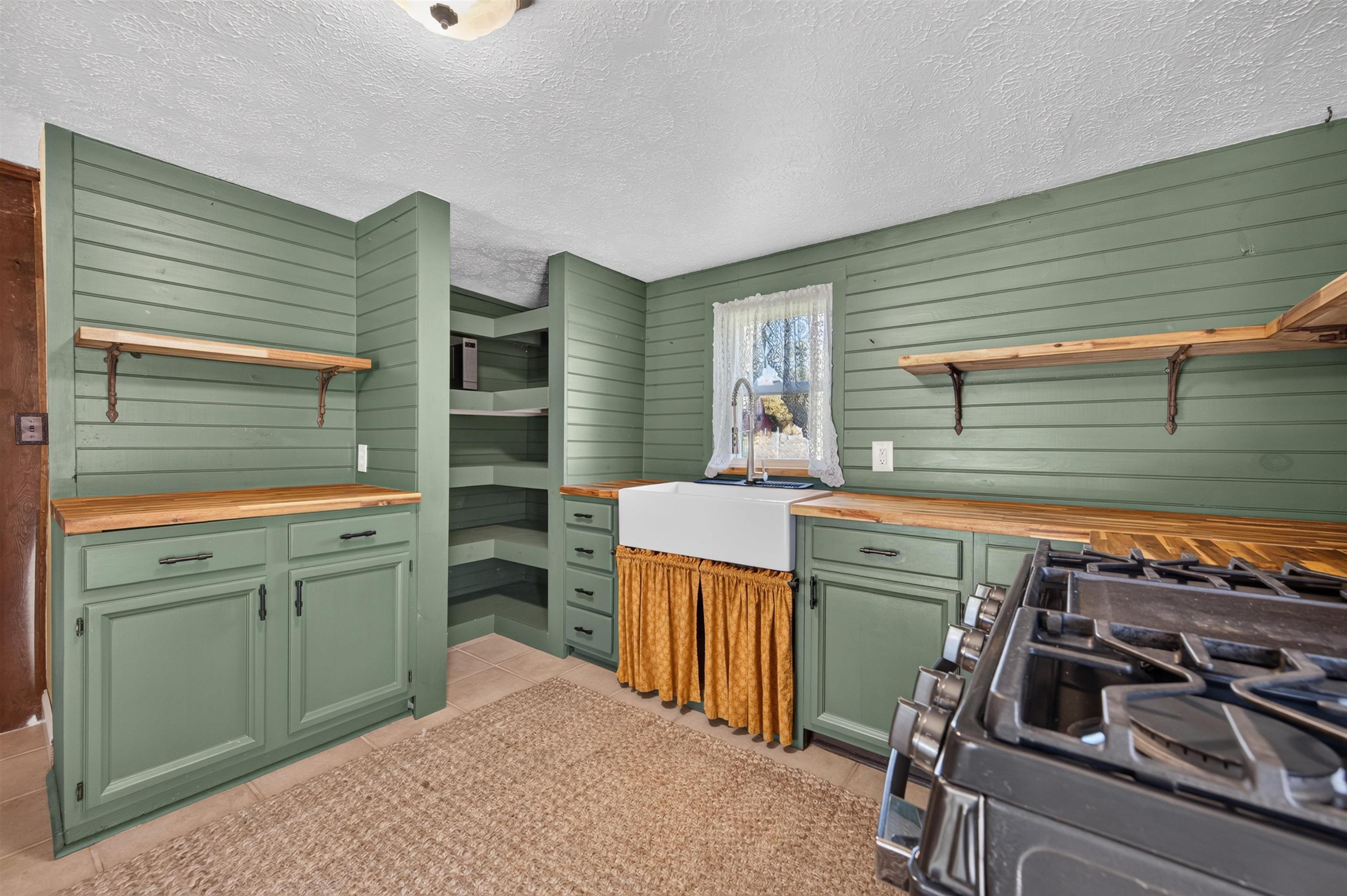 736 Mule Hell Road Wytheville VA 24382
