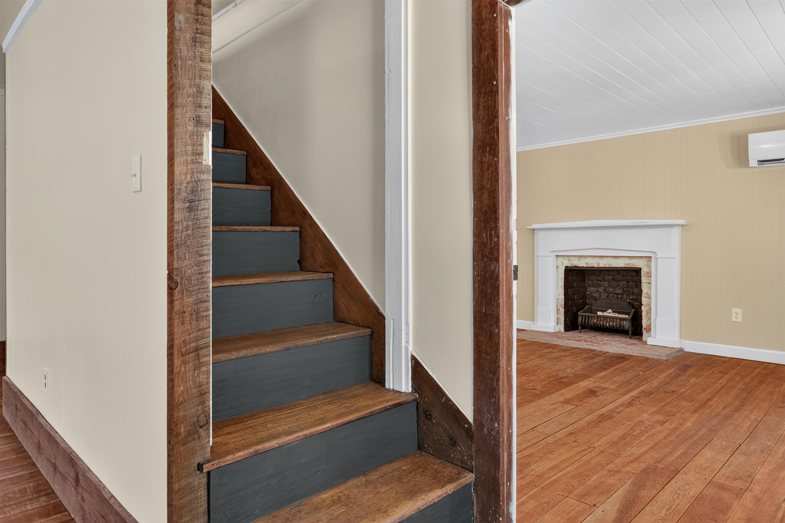 736 Mule Hell Road Wytheville VA 24382