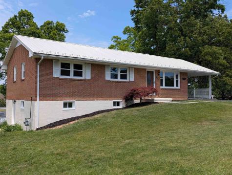 7681 Brandon Road Fairlawn VA 24141