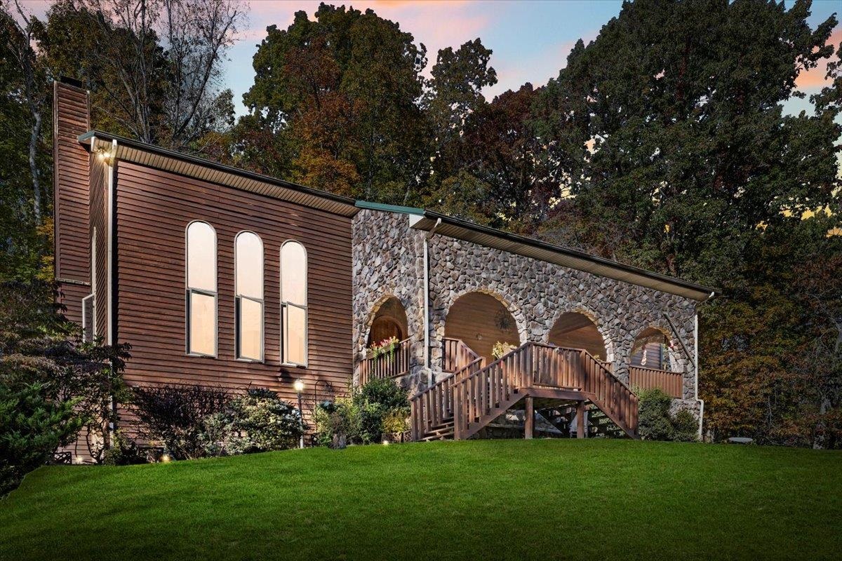 1490 Red Hawk Run Christiansburg VA 24073