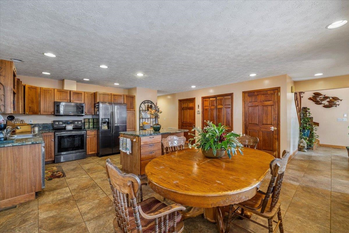 1490 Red Hawk Run Christiansburg VA 24073