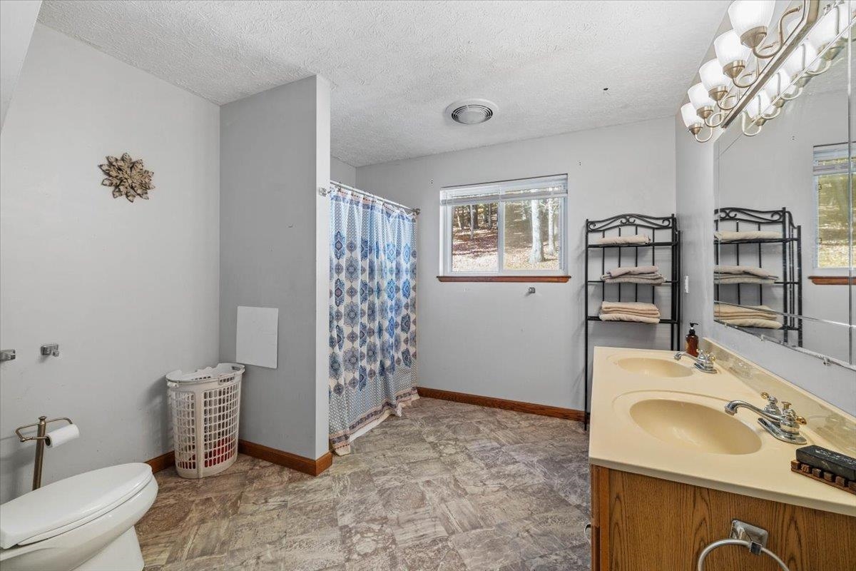 1490 Red Hawk Run Christiansburg VA 24073