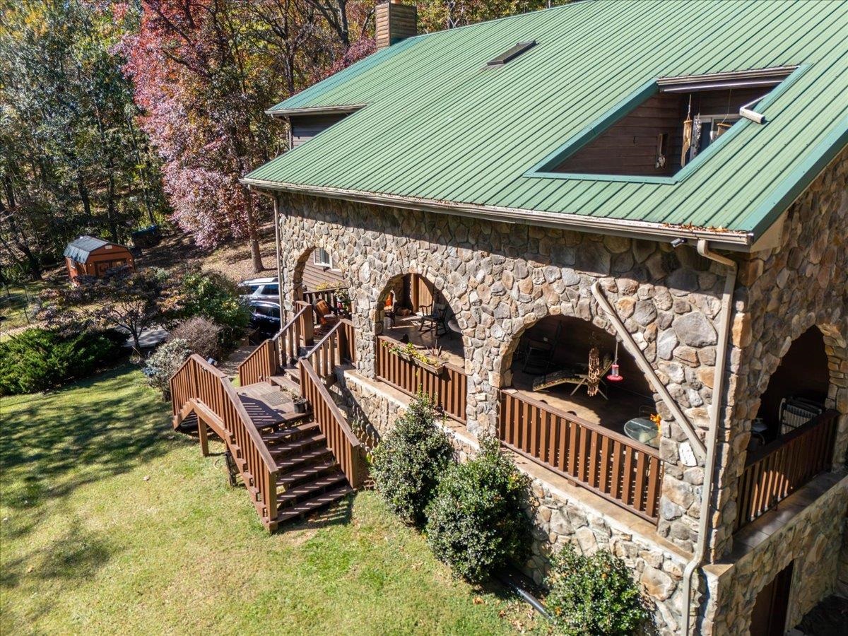 1490 Red Hawk Run Christiansburg VA 24073