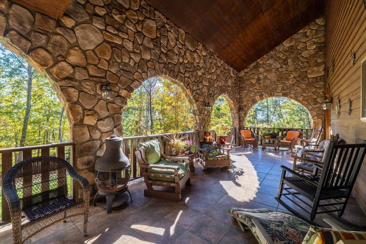 1490 Red Hawk Run Christiansburg VA 24073