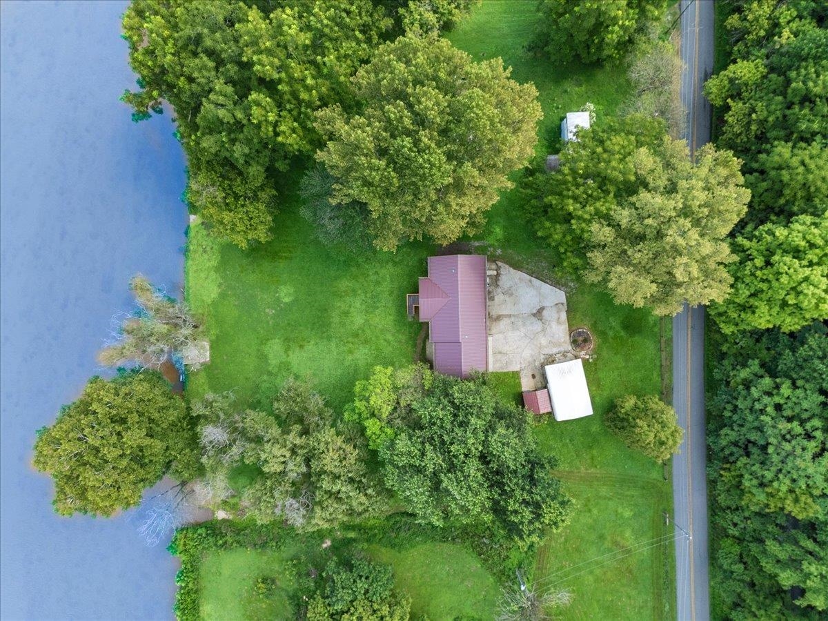 1769 Julia Simpkins Road Allisonia VA 24347