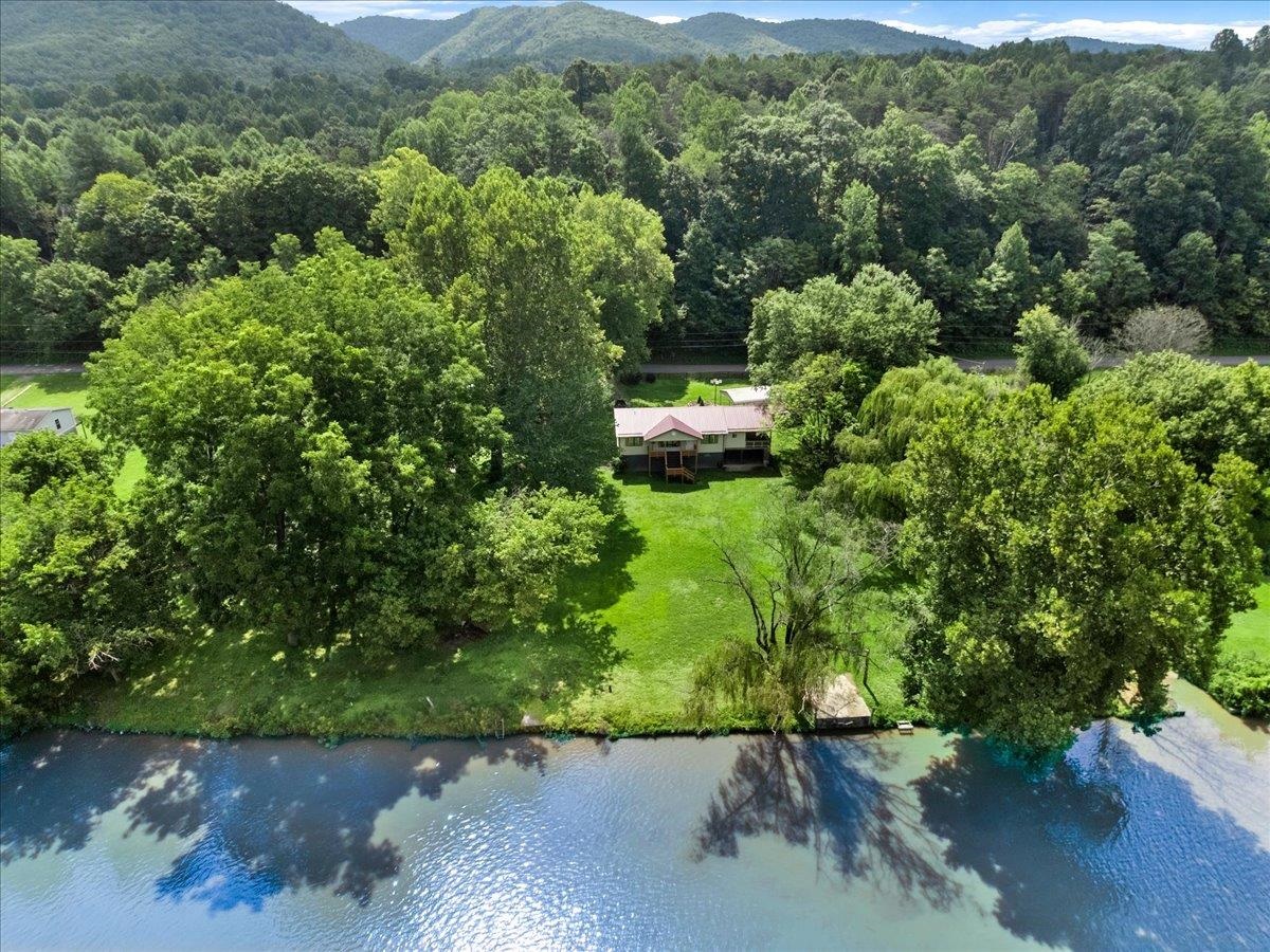 1769 Julia Simpkins Road Allisonia VA 24347