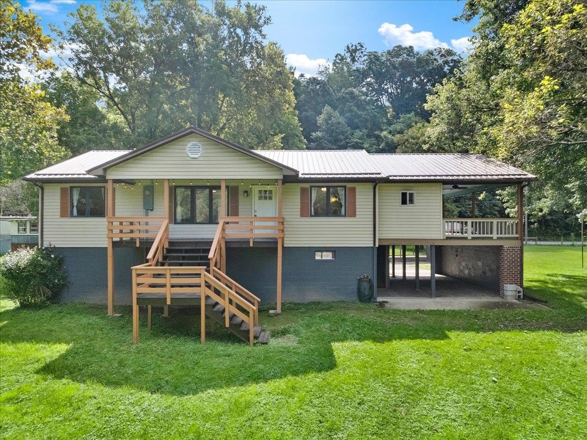 1769 Julia Simpkins Road Allisonia VA 24347