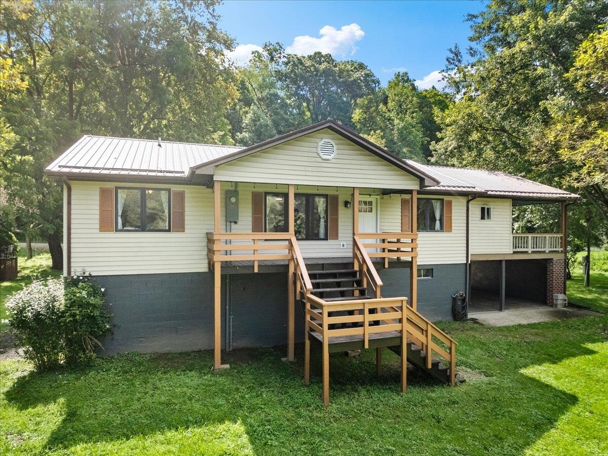 1769 Julia Simpkins Road Allisonia VA 24347