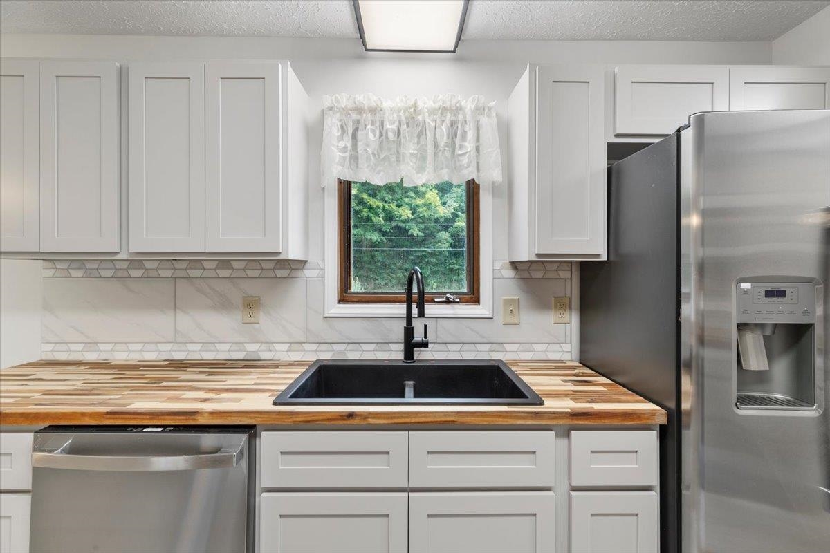 1769 Julia Simpkins Road Allisonia VA 24347