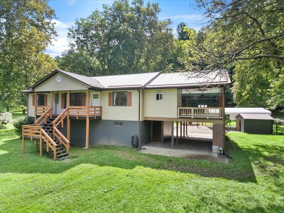 1769 Julia Simpkins Road Allisonia VA 24347