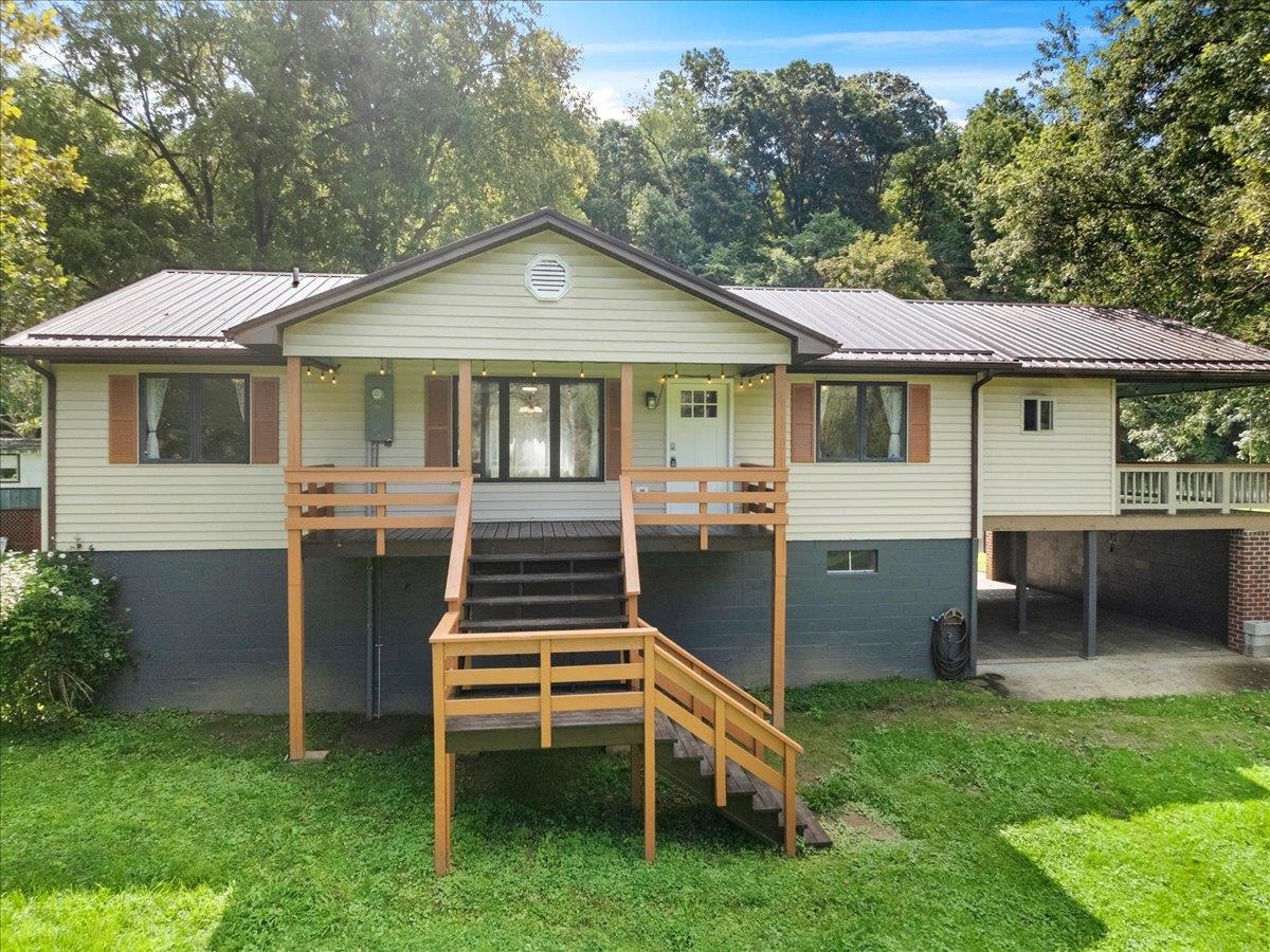 1769 Julia Simpkins Road Allisonia VA 24347