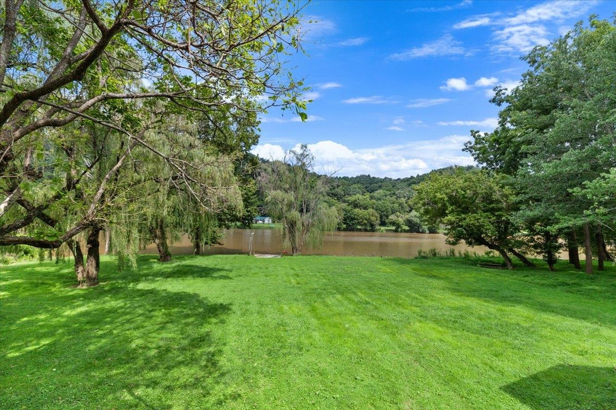 1769 Julia Simpkins Road Allisonia VA 24347