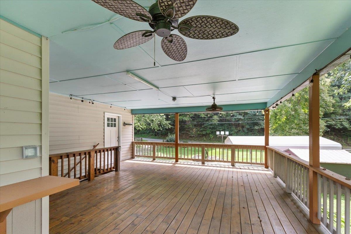 1769 Julia Simpkins Road Allisonia VA 24347