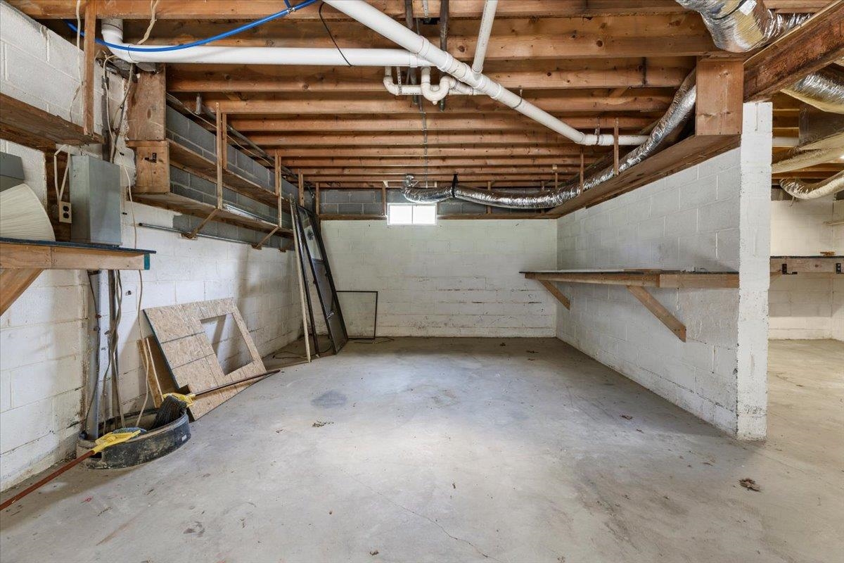 1769 Julia Simpkins Road Allisonia VA 24347