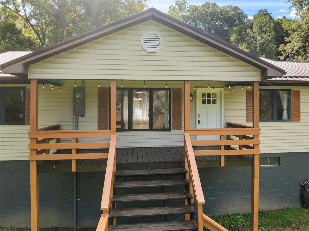 1769 Julia Simpkins Road Allisonia VA 24347