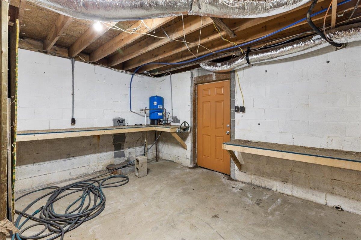 1769 Julia Simpkins Road Allisonia VA 24347