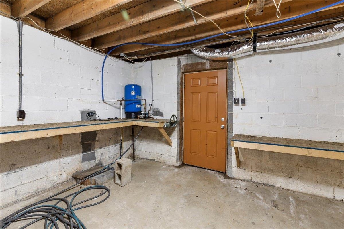 1769 Julia Simpkins Road Allisonia VA 24347