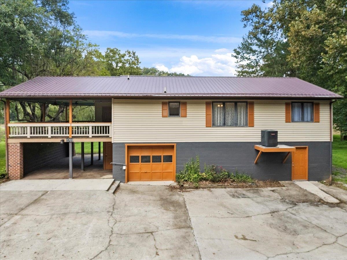 1769 Julia Simpkins Road Allisonia VA 24347