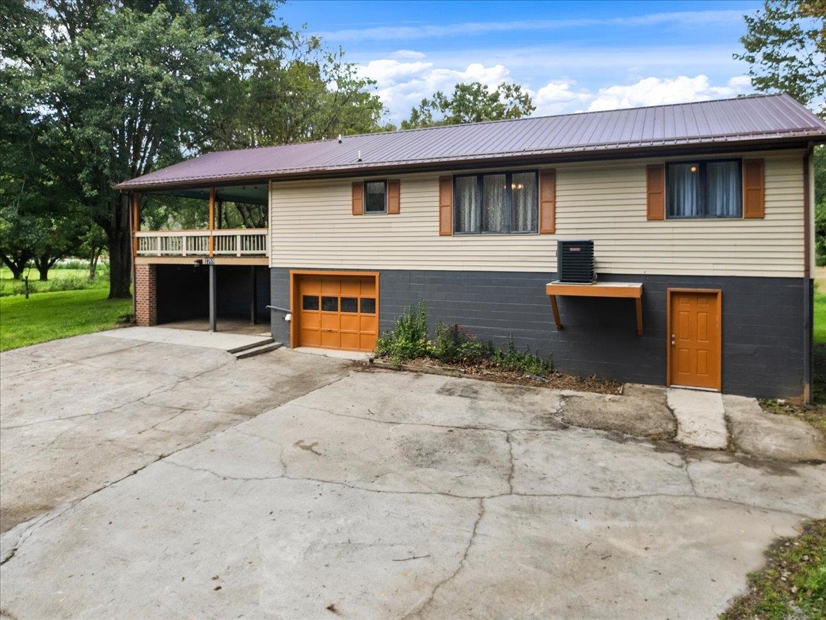 1769 Julia Simpkins Road Allisonia VA 24347