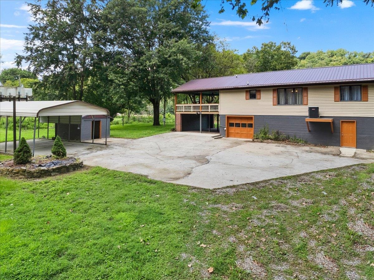 1769 Julia Simpkins Road Allisonia VA 24347