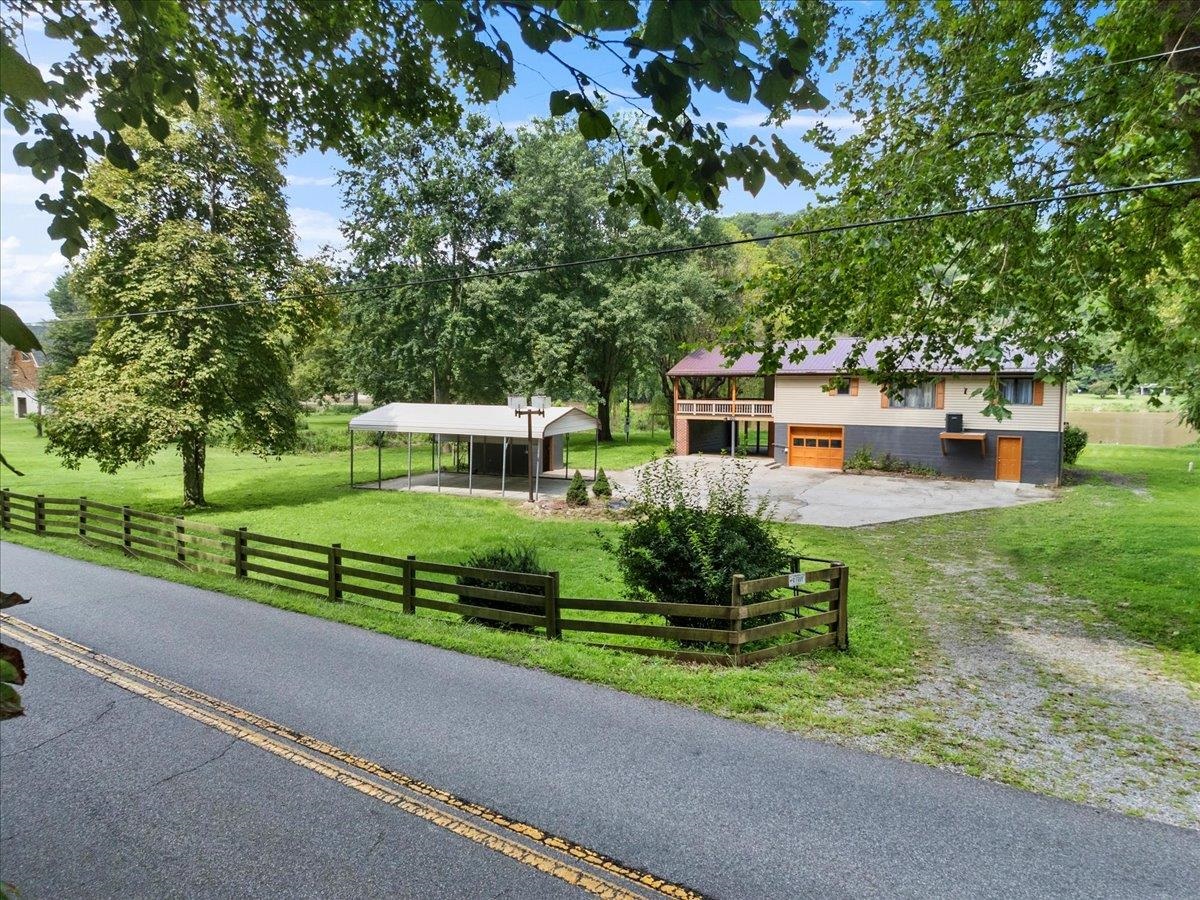 1769 Julia Simpkins Road Allisonia VA 24347