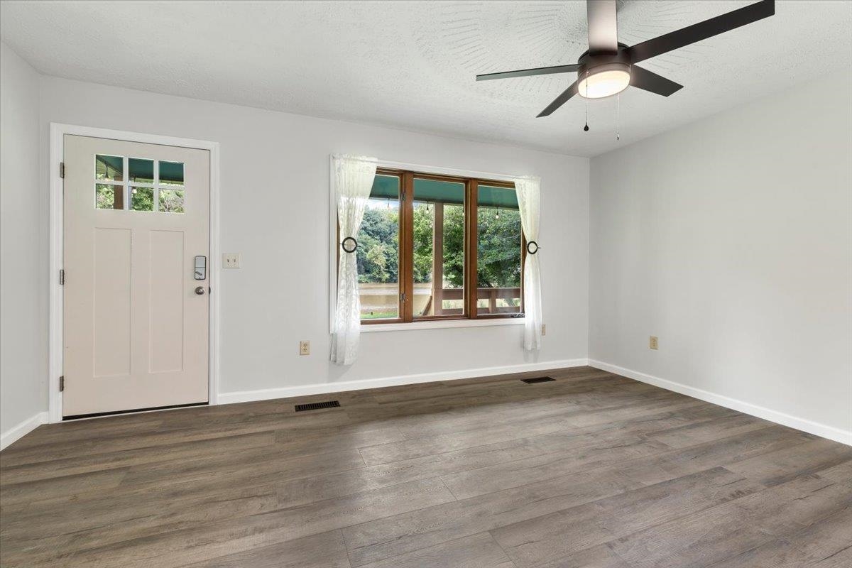 1769 Julia Simpkins Road Allisonia VA 24347
