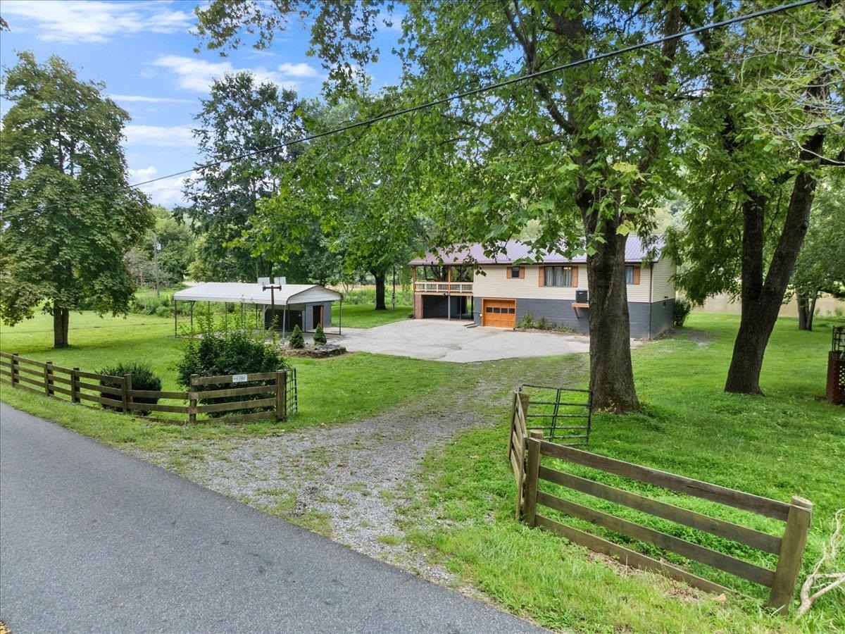 1769 Julia Simpkins Road Allisonia VA 24347