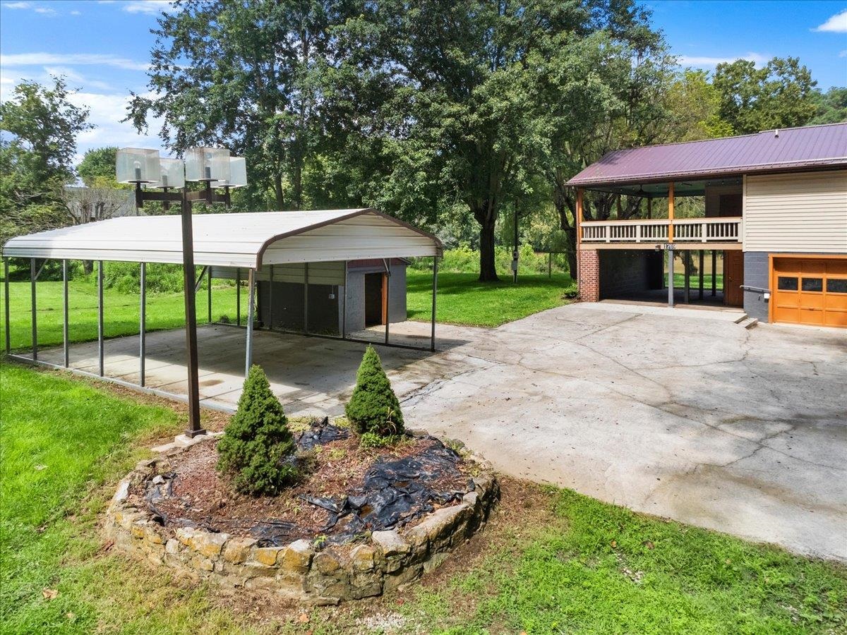 1769 Julia Simpkins Road Allisonia VA 24347
