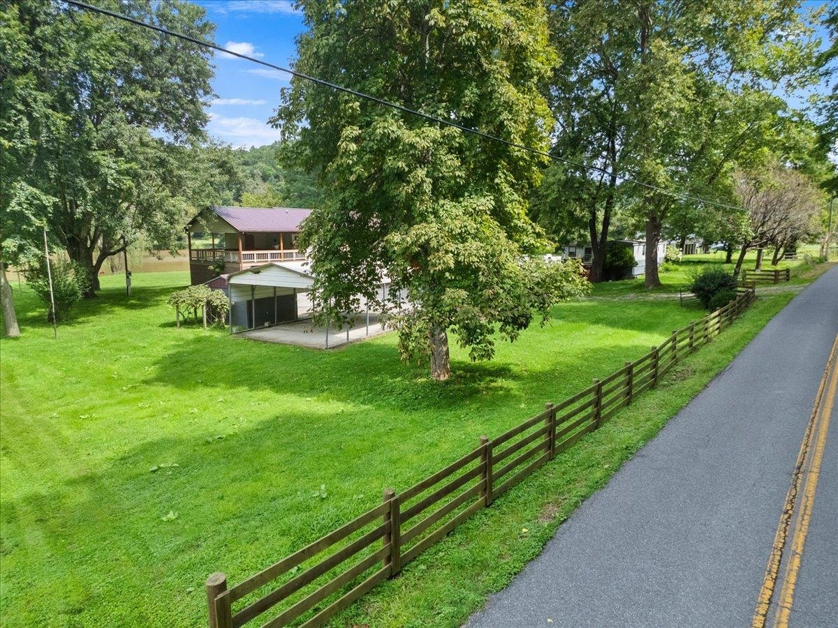 1769 Julia Simpkins Road Allisonia VA 24347